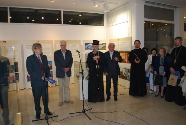 Владика Јован отворио изложбу у Крагујевцу