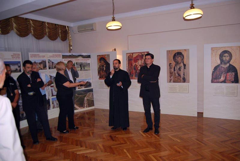 Изложба „Хиландар, наслеђе и обнова“ у Епархијском центру у Крагујевцу (видео)