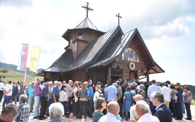 Игуман Методије на храмовној слави цркве брвнаре у Драглици