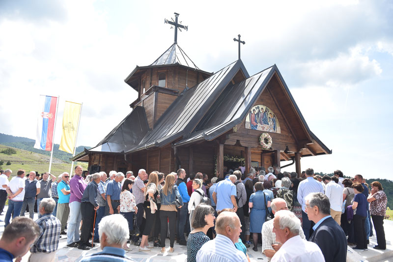 Игуман Методије на храмовној слави цркве брвнаре у Драглици