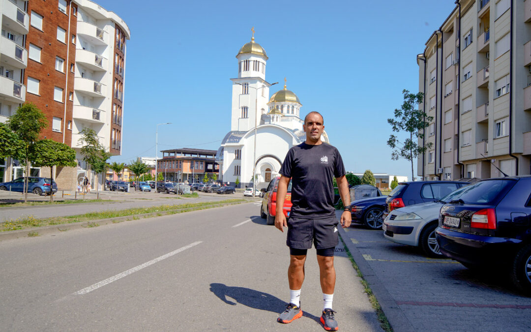 Александар Кикановић трчи за децу у Хиландарском селу