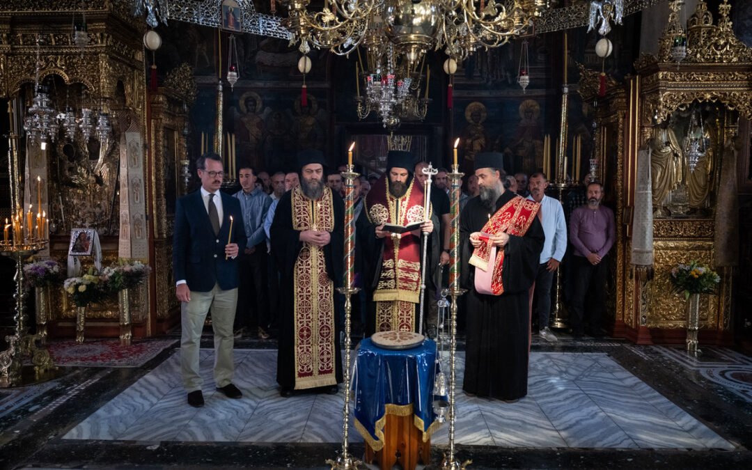 Њ. К. В. Принц – наследник Филип Карађорђевић у Хиландар на помену вожду Карађорђу